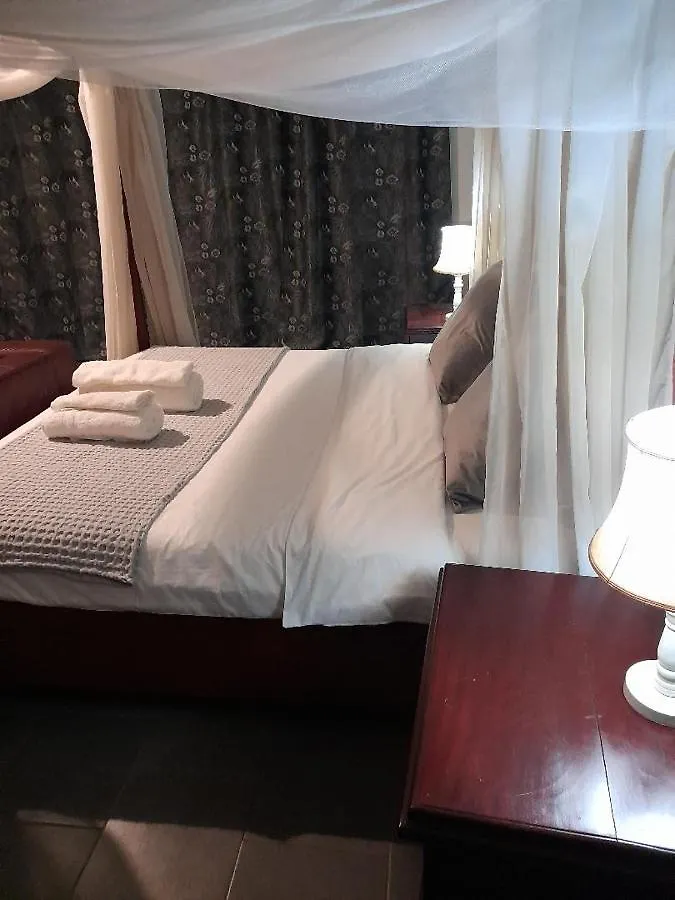 Papaya Holiday Home Kampala Bed & Breakfast