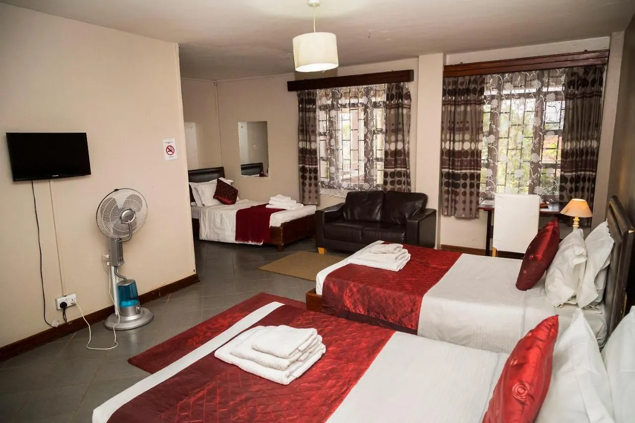 Papaya Holiday Home Kampala Bed & Breakfast